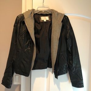 Cute leather moto jacket w/ double zip and hood
